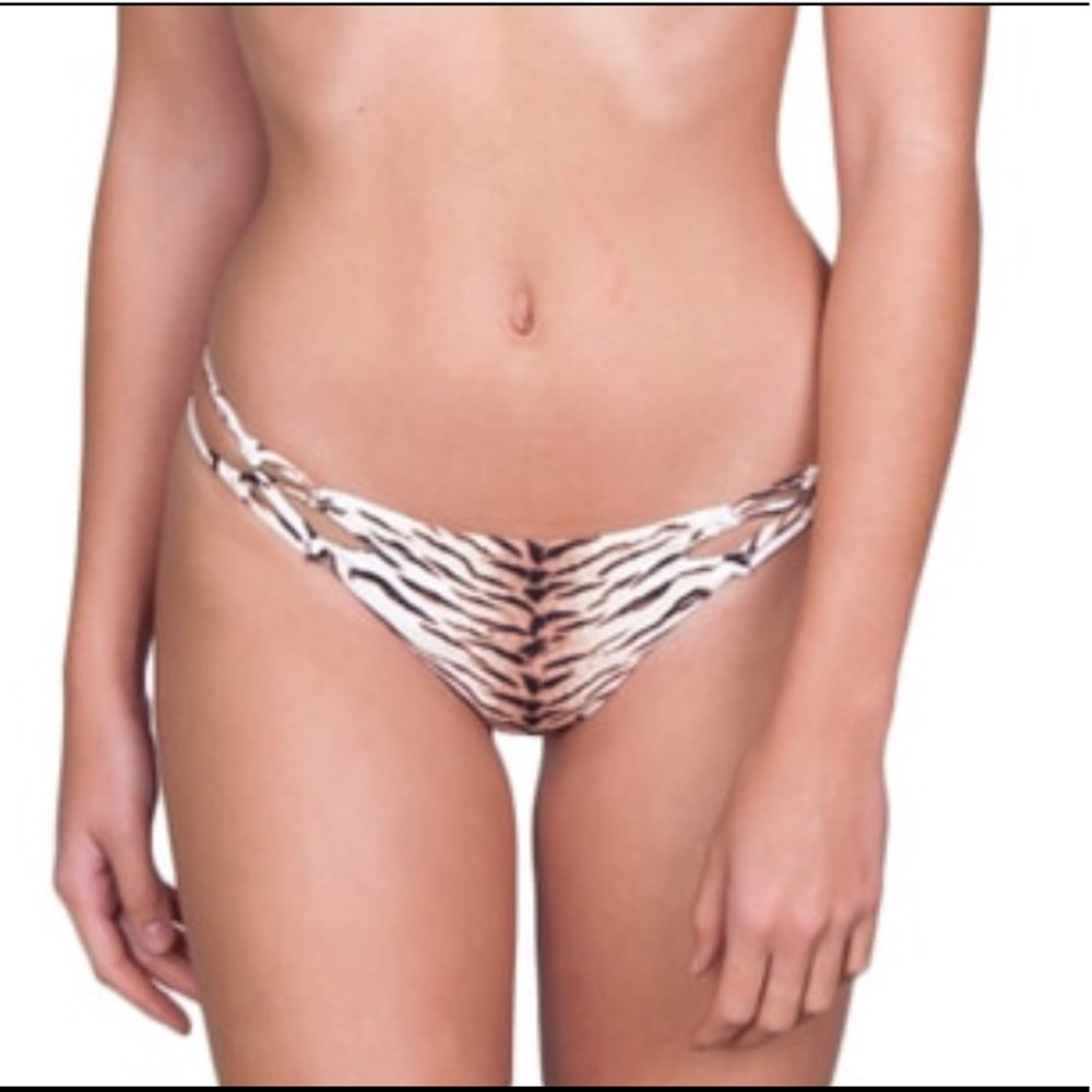 Molokini bottom by Acacia in Tiger size L